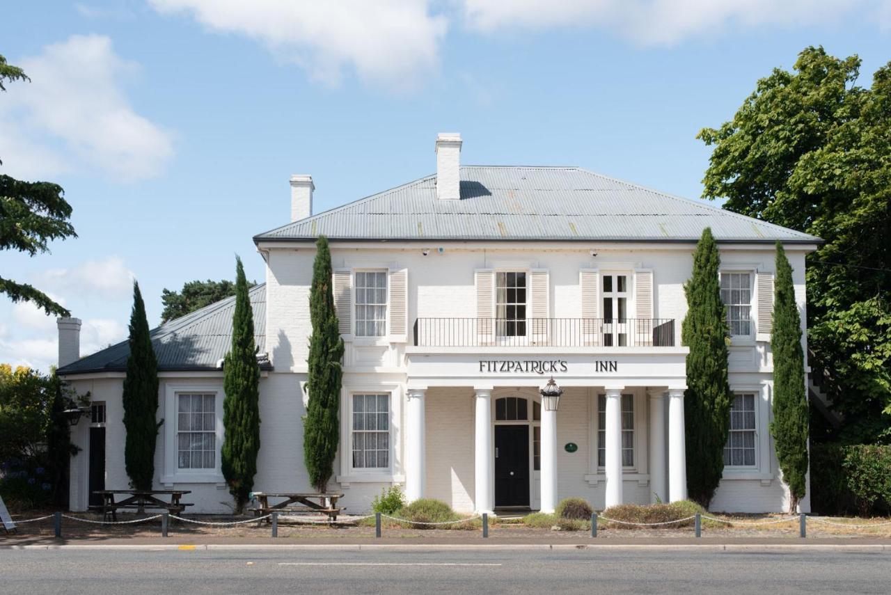 Fitzpatricks Inn Westbury Exterior photo