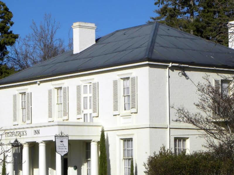 Fitzpatricks Inn Westbury Exterior photo