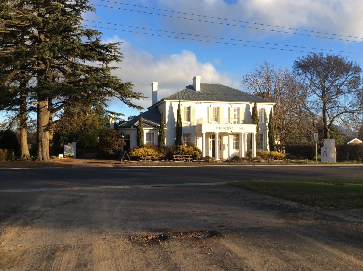Fitzpatricks Inn Westbury Exterior photo